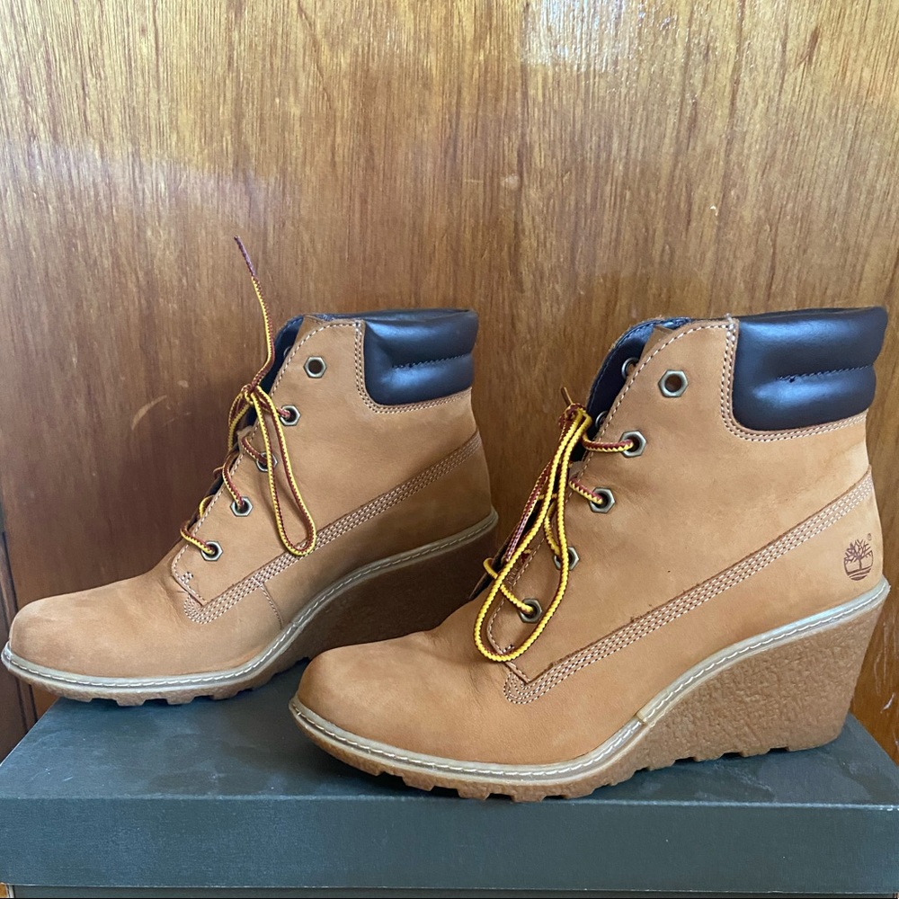 In excellent condition only worn a few times.